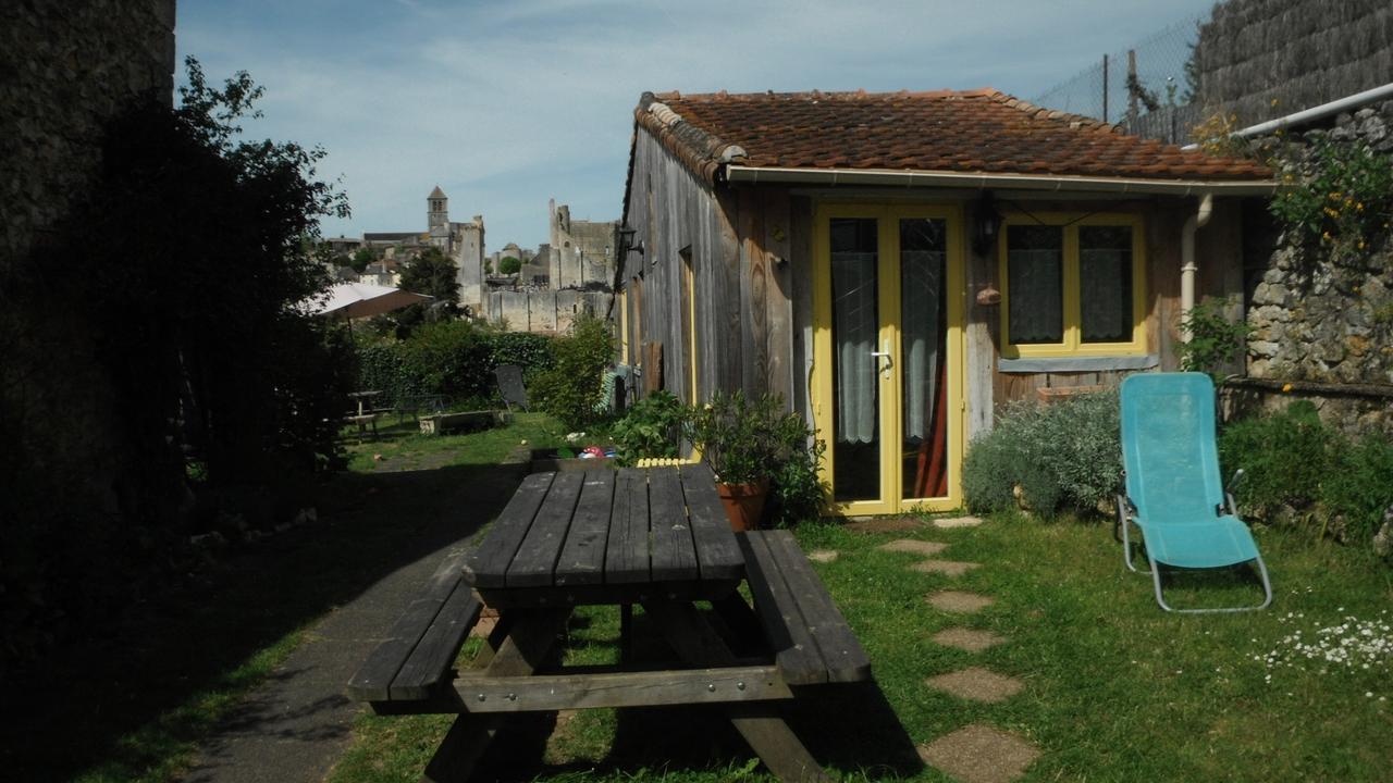 La Maison Rouge Chauvigny Extérieur photo